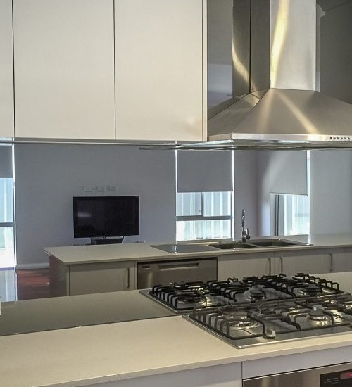 Kitchen glass splashback